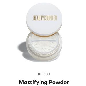 New! Beautycounter Mattifying Powder